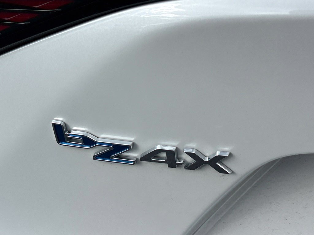 Used 2023 Toyota bZ4X AWD image 11