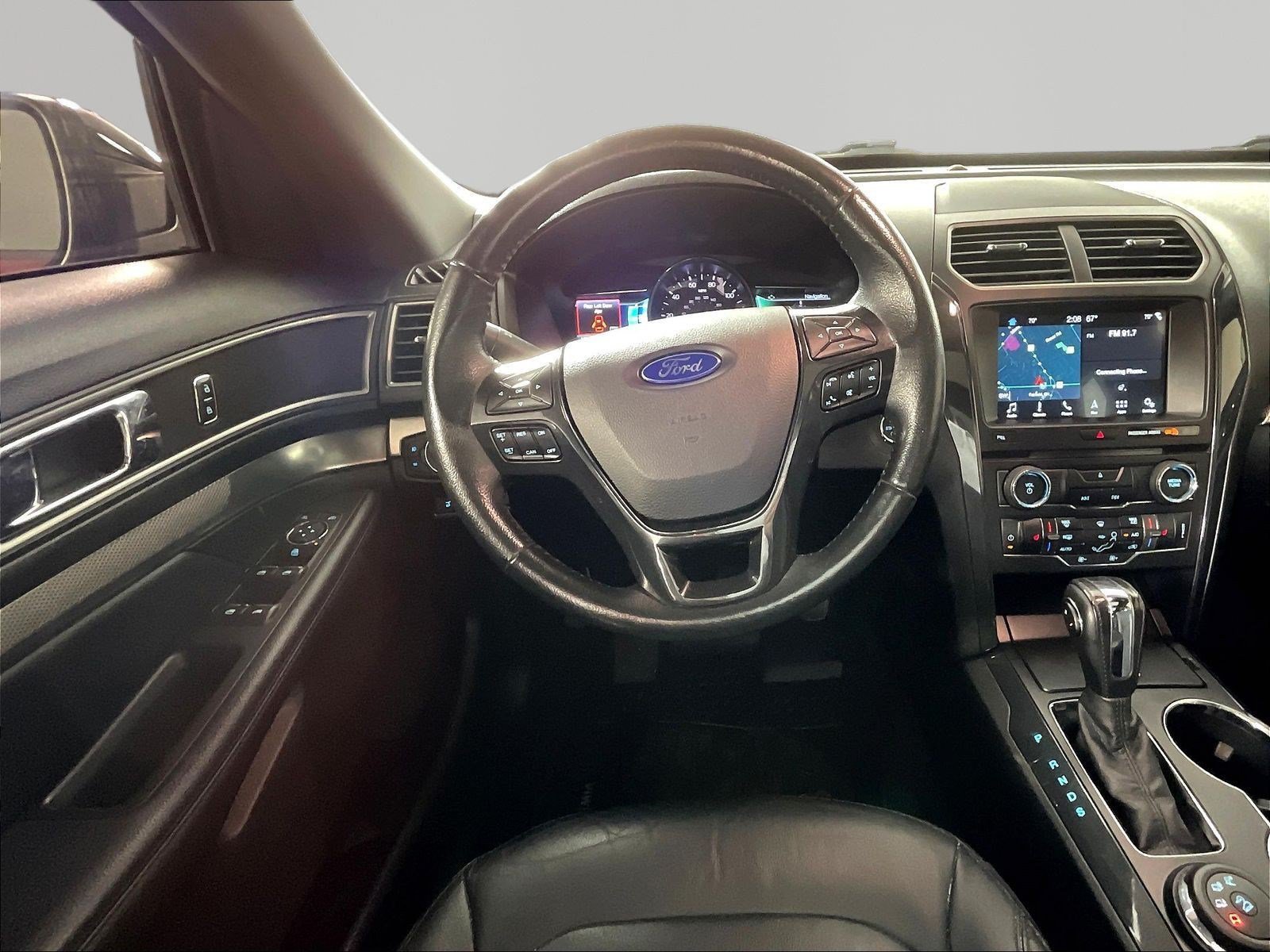 Used 2018 Ford Explorer XLT w/ Equipment Group 202A AWD/4WD image 8