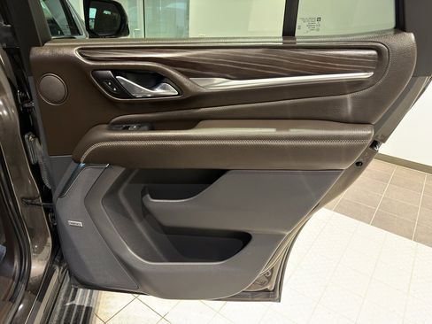 Used 2021 GMC Yukon Denali w/ Advanced Technology Package image 24
