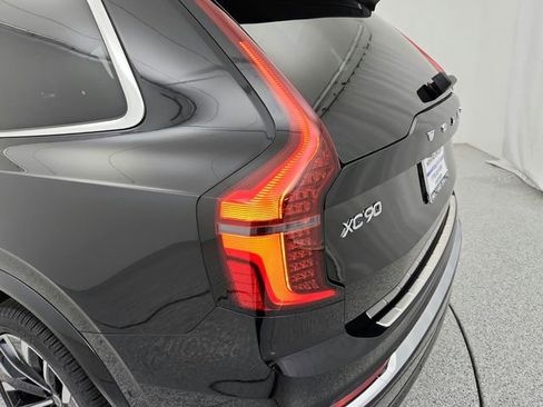 New 2025 Volvo XC90 B5 Plus w/ Protection Package Premier image 26