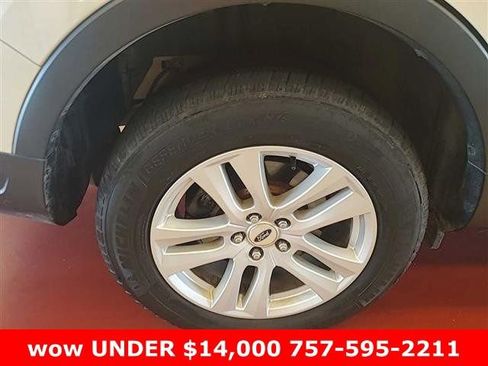 Used 2018 Ford Explorer XLT w/ Class II Trailer Tow Package image 4