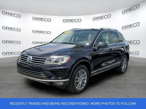 Used 2016 Volkswagen Touareg TDI AWD/4WD image 3