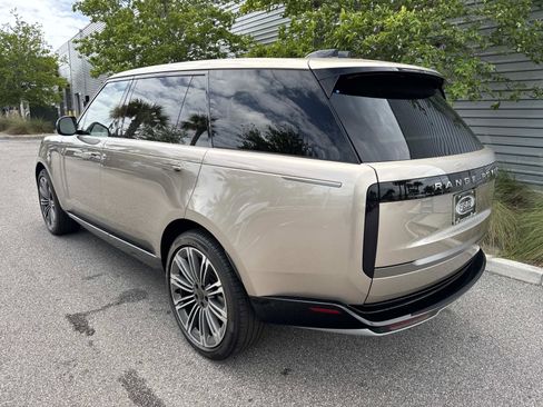New 2026 Land Rover Range Rover Long Wheelbase SE AWD/4WD image 3