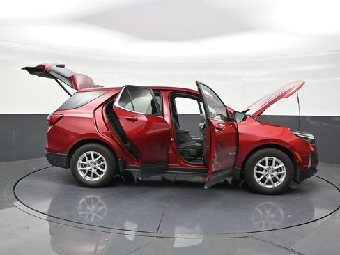 Used 2023 Chevrolet Equinox LT FWD image 29