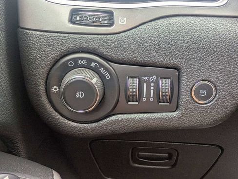 Used 2019 Jeep Cherokee Limited AWD/4WD image 26