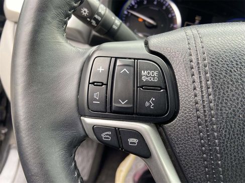 Used 2015 Toyota Highlander XLE image 33