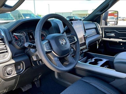 New 2026 RAM 2500 Big Horn AWD/4WD image 9