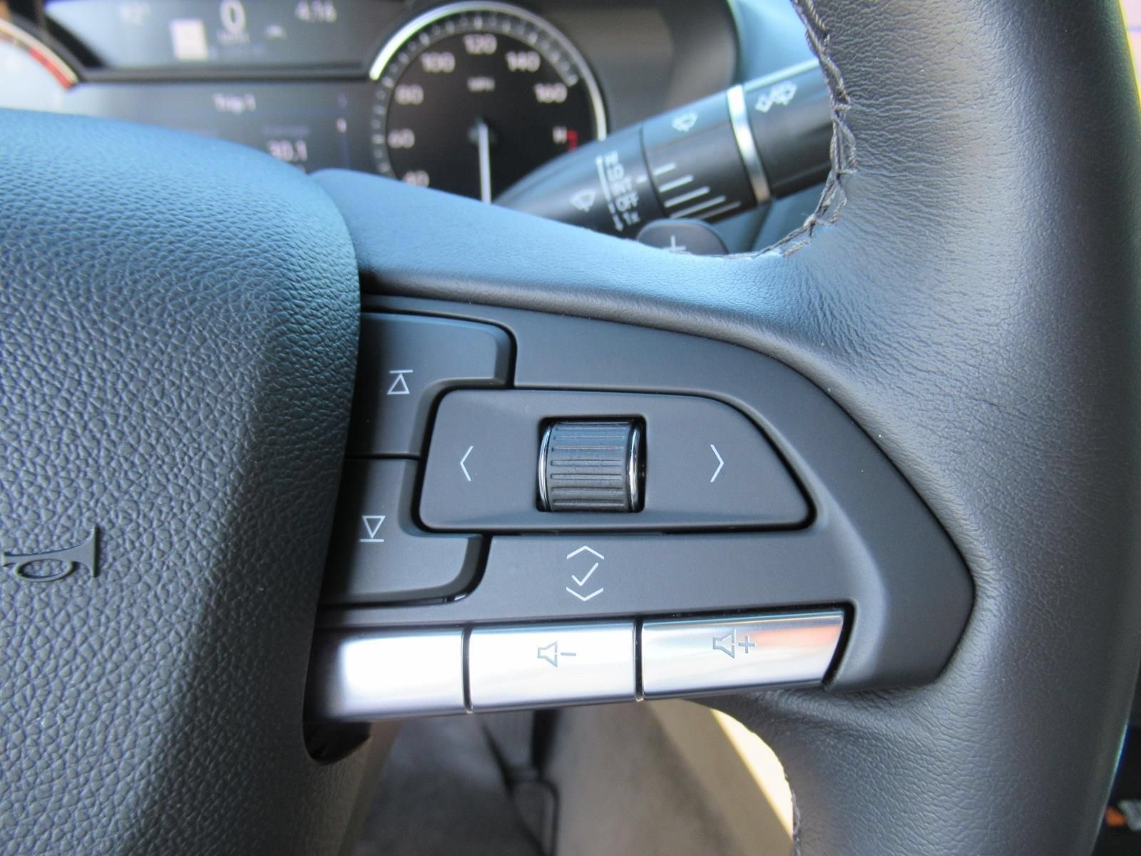 Used 2023 Cadillac CT4 Luxury w/ Sun And Sound Package RWD image 27
