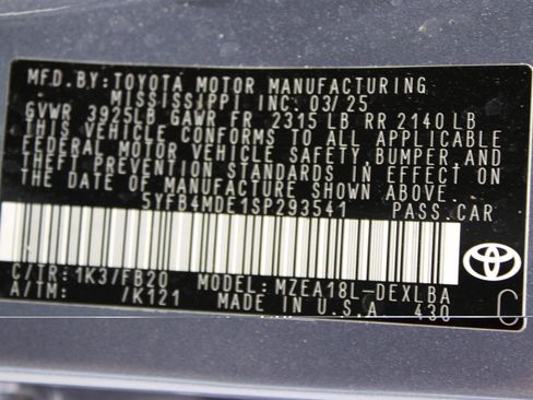 Used 2025 Toyota Corolla LE FWD image 37