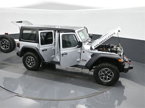 Used 2024 Jeep Wrangler Unlimited Rubicon w/ Capability Package image 50