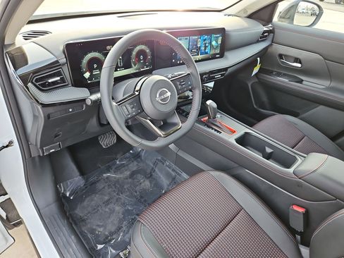New 2026 Nissan Kicks SR w/ Cold Weather Package AWD/4WD image 2