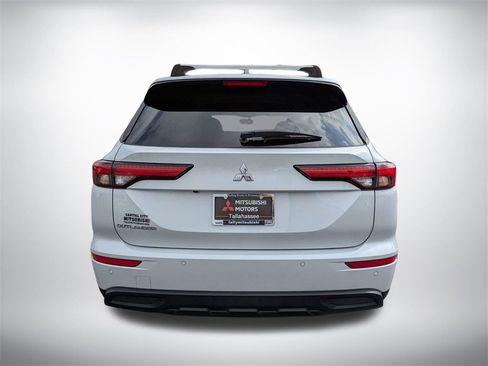 Used 2022 Mitsubishi Outlander ES image 5