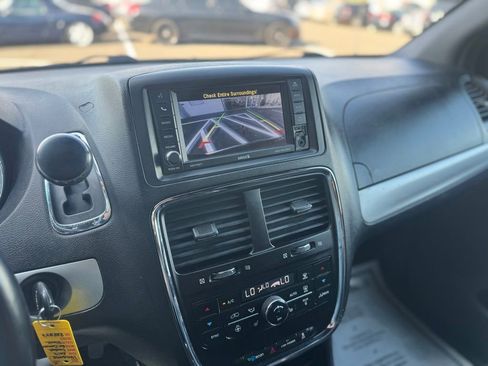 Used 2017 Dodge Grand Caravan GT FWD image 35