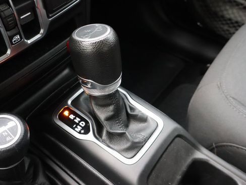 Used 2019 Jeep Wrangler Unlimited Sport S AWD/4WD image 9