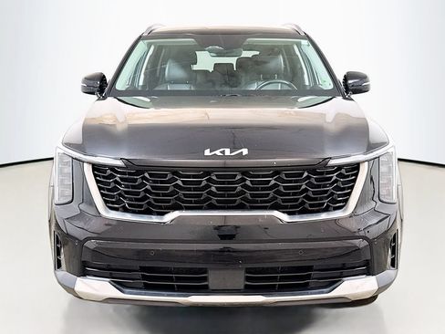 Used 2024 Kia Sorento S FWD image 2