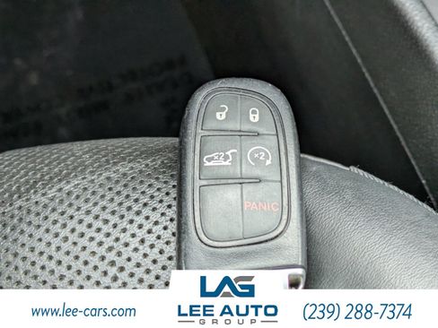Used 2019 Jeep Cherokee Limited FWD image 29