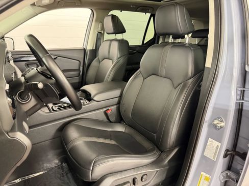 Used 2023 Honda Pilot Touring image 12