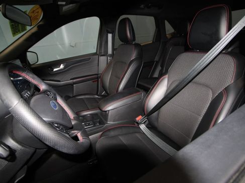 Used 2024 Ford Escape ST-Line w/ Tech Pack #1 AWD/4WD image 4