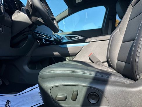 New 2026 Chevrolet Equinox EV LT image 13