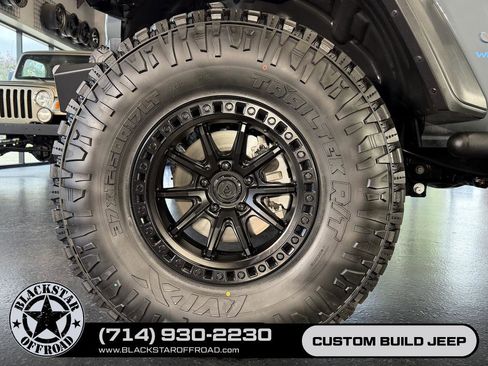 Used 2025 Jeep Wrangler Unlimited Rubicon 4xe w/ Safety Group AWD/4WD image 22