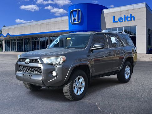 Used 2015 Toyota 4Runner SR5 image 1