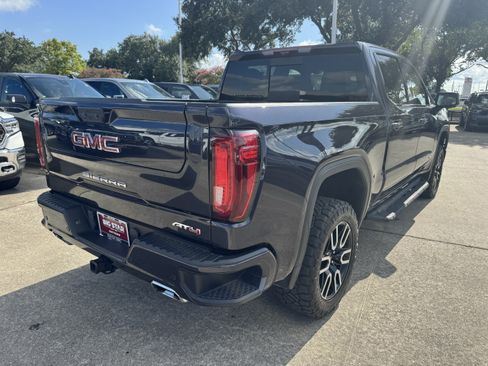 Used 2025 GMC Sierra 1500 AT4 w/ Technology Package AWD/4WD image 6