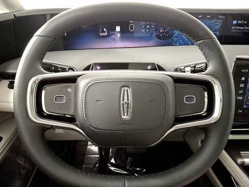 New 2026 Lincoln Nautilus Reserve AWD/4WD image 17