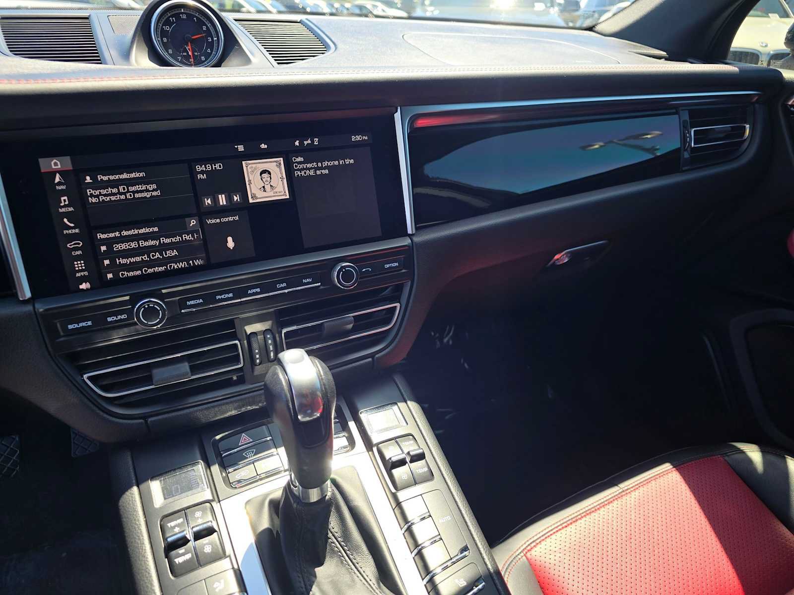 Used 2020 Porsche Macan AWD/4WD image 27