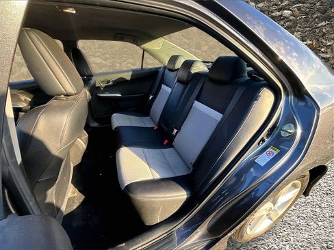 Used 2014 Toyota Camry SE image 16