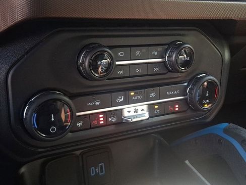 Used 2022 Ford Bronco Outer Banks image 16