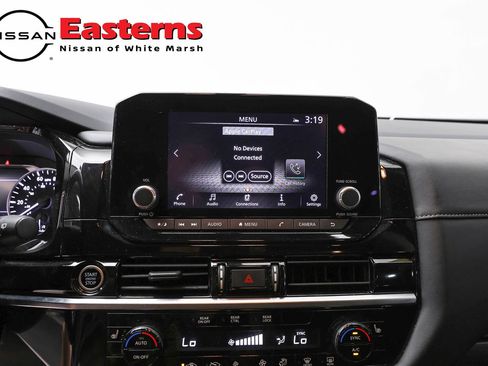Used 2023 Nissan Pathfinder SV AWD/4WD image 12