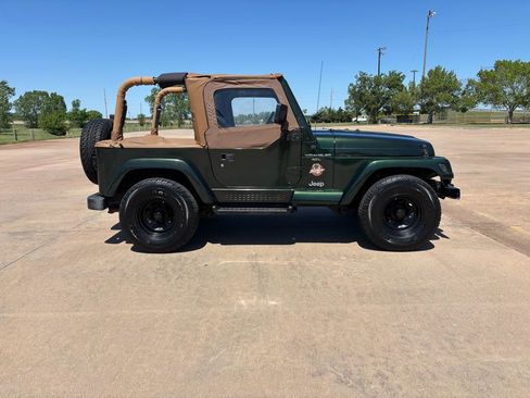 Used 1998 Jeep Wrangler Sahara AWD/4WD image 23