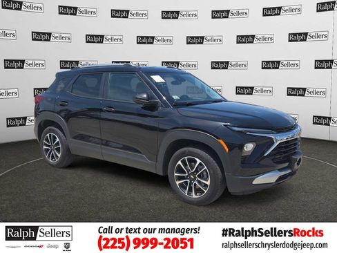 Used 2025 Chevrolet TrailBlazer LT AWD/4WD image 1