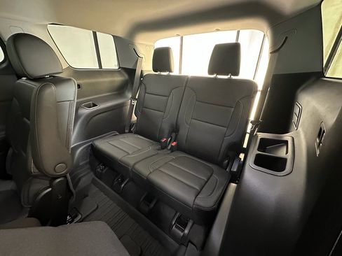 Certified 2023 GMC Acadia SLT w/ Preferred Package FWD image 24