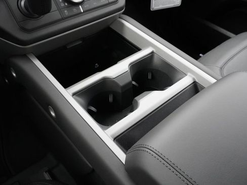 New 2026 Land Rover Defender 110 V8 AWD/4WD image 14