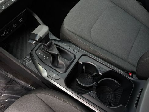 Used 2025 Kia K4 LXS image 43