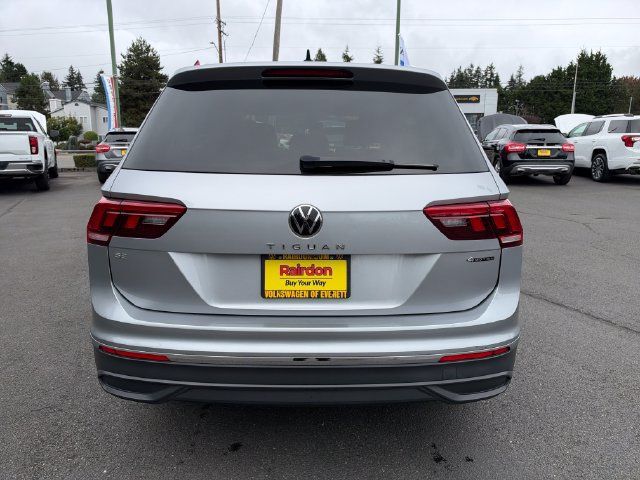 Used 2023 Volkswagen Tiguan SE AWD/4WD image 6
