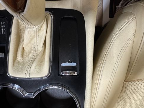 Used 2011 Maserati GranTurismo Convertible RWD image 71