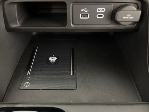 Used 2025 Honda Pilot Touring image 24