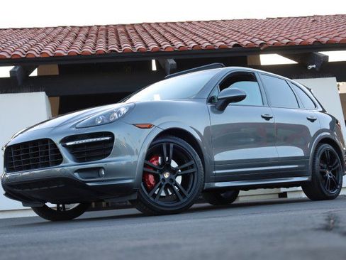 Used 2014 Porsche Cayenne GTS image 67