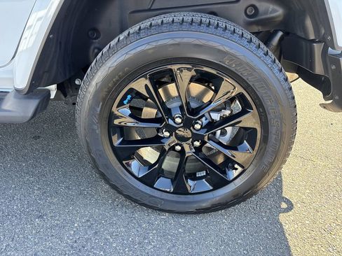 Used 2023 Jeep Wrangler Unlimited Sahara w/ Cold Weather Group image 32