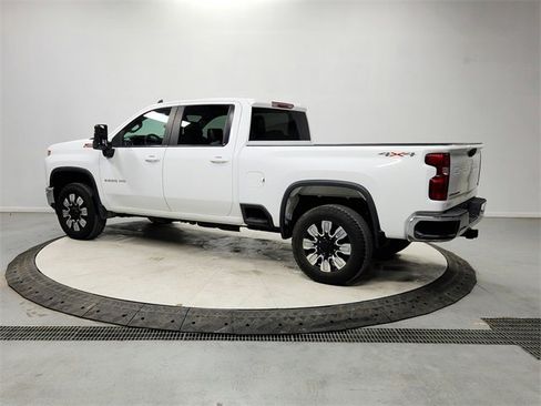 Used 2021 Chevrolet Silverado 2500 LT w/ Z71 Off-Road Package image 5