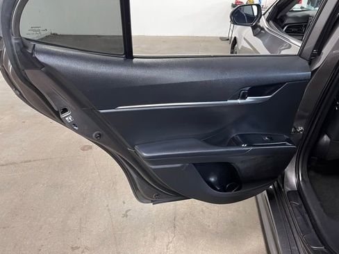 Used 2019 Toyota Camry SE w/ Convenience Package FWD image 17