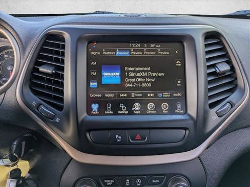 Used 2018 Jeep Cherokee Latitude image 15