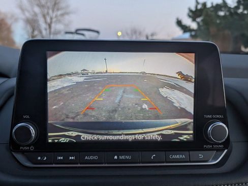 Used 2024 Nissan Rogue SV image 22