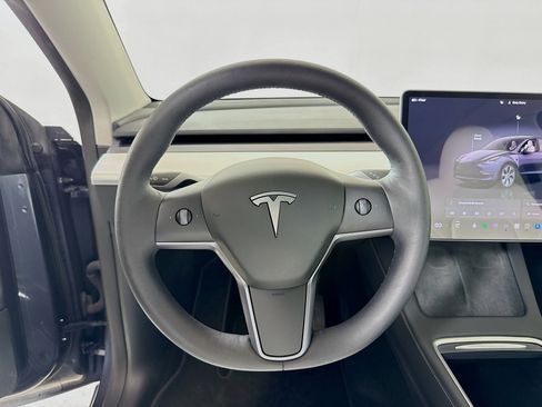 Used 2023 Tesla Model Y Long Range image 11