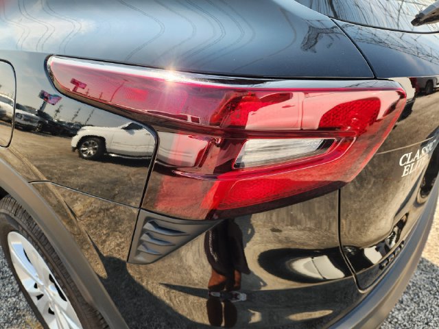 Used 2024 Chevrolet Trax LS FWD image 8