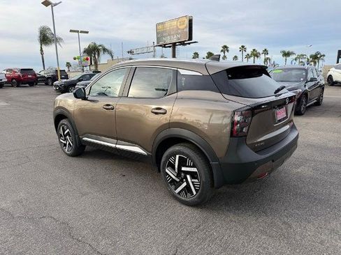New 2026 Nissan Kicks SV image 4