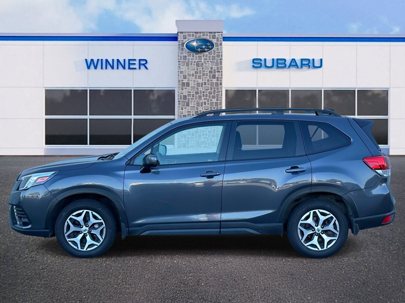 Used 2021 Subaru Forester Premium AWD/4WD image 2