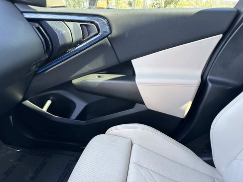 Certified 2025 BMW X3 xDrive30i w/ Premium Package image 24